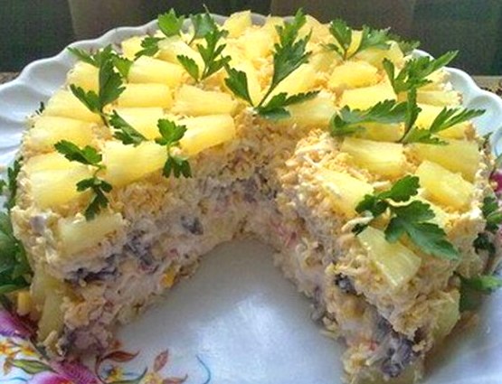 Торт-салат «Чародейка»: пошаговый рецепт - вкусный и легкий десерт на любой праздник!