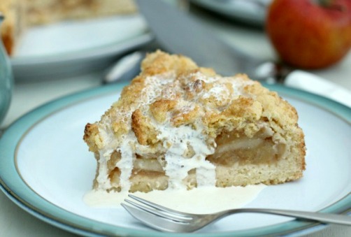 Яблочный пирог с песочной крошкой - простой и экономичный рецепт