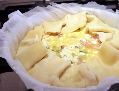 Открытый пирог с кабачками и сыром - сытно, вкусно и очень просто. Фото рецепт